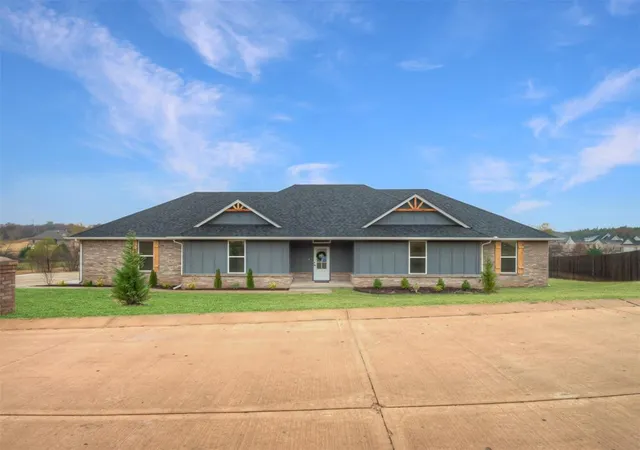 2nd image of 11425 Blue Heron Crk, Guthrie, OK 73044 | MLS# 1200891