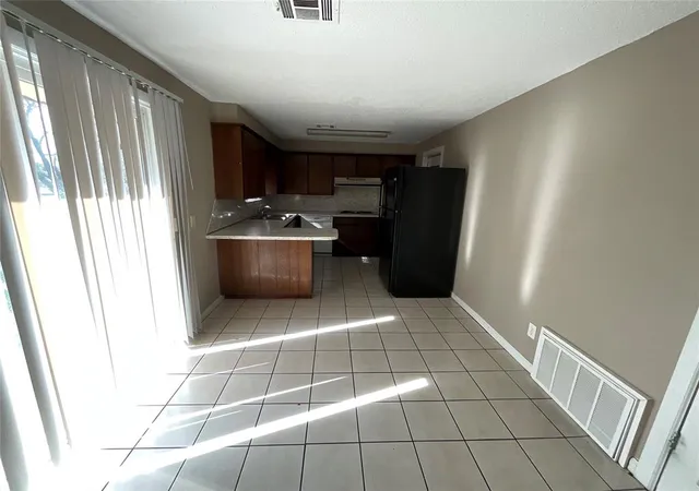 3rd image of 3600 Overland Dr, Oklahoma City, OK 73115 | MLS# 1200899