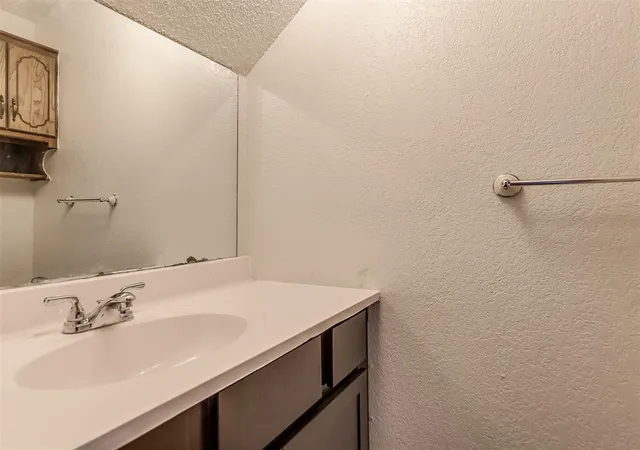 41st image of 6101 Gaelic Glen Dr, Oklahoma City, OK 73142 | MLS# 1201202