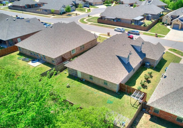 36th image of 13612 Calabria Trl, Oklahoma City, OK 73170 | MLS# 1201266