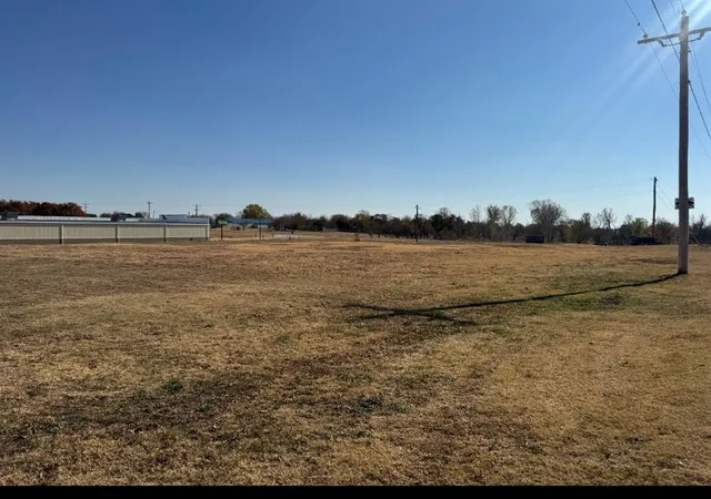 2nd image of 2505 W Veterans Memorial Hwy, Blanchard, OK 73010 | MLS# 1201483