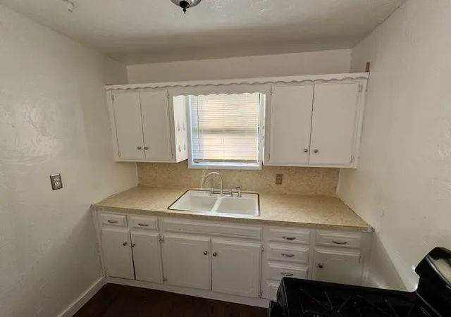 Photo 2 of Single family home for sale at 225 E Main St, Stratford, OK 74872 | MLS# 1201596 | Listing updated on 2026-02-02