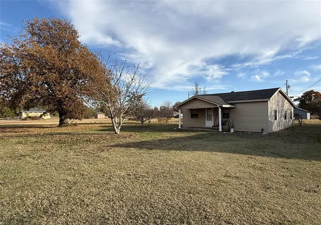 Photo 2 of Single Family Residence at 709 W Washington St, Crescent, OK 73028 | MLS# 1201647 | | Sold on 2026-02-20