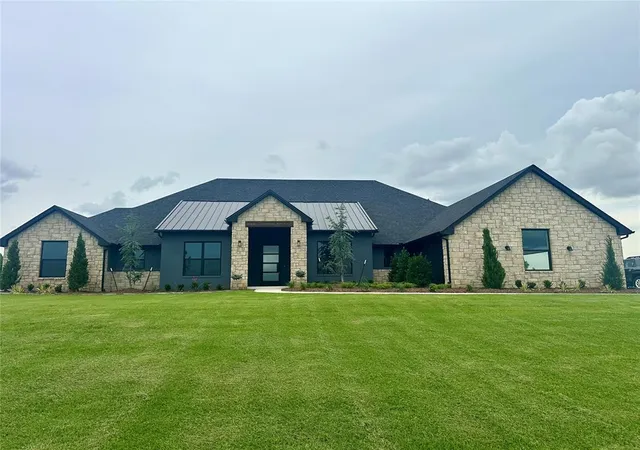 Homes for sale in Goldsby, OK | 1353 High Meadow Ln, Goldsby, OK 73093 | MLS# 1201658