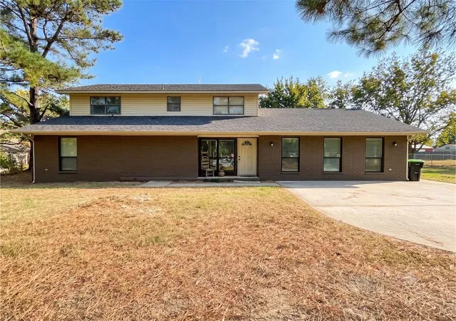 1st image of 520 Adams St, Holdenville, OK 74848 | MLS# 1201669