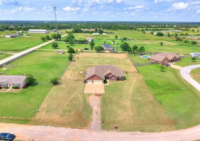 3rd image of 4121 Lonetree Dr, Edmond, OK 73025 | MLS# 1201713