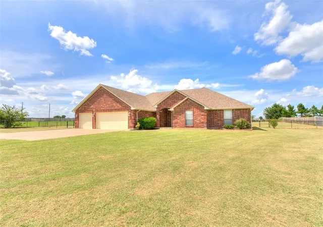 2nd image of 4121 Lonetree Dr, Edmond, OK 73025 | MLS# 1201713