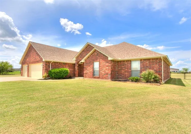 1st image of 4121 Lonetree Dr, Edmond, OK 73025 | MLS# 1201713