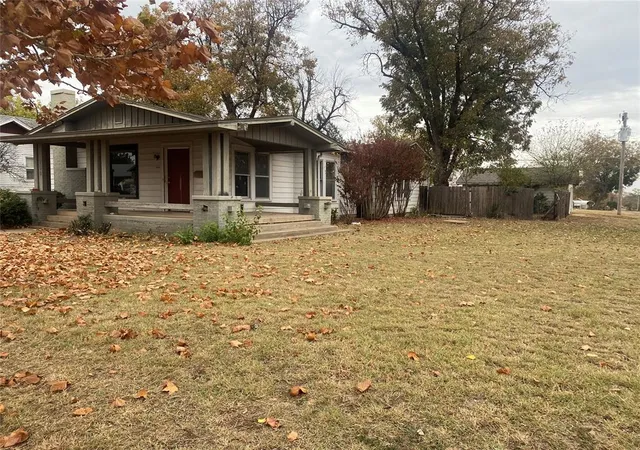 Photo 2 of Single family home for sale at 700 N 11th Street, Frederick, OK 73542 | MLS# 1201767 | Listing updated on 2025-11-21