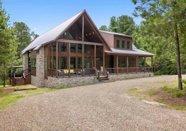 Photo 4 of Single family home for sale at 118 Plane Tree Trl, Broken Bow, OK 74728 | MLS# 1201909 | Listing updated on 2026-02-25
