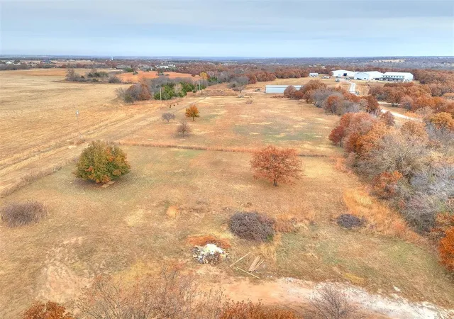 3rd image of 9045 Liberty Run Rd, Guthrie, OK 73044 | MLS# 1202040