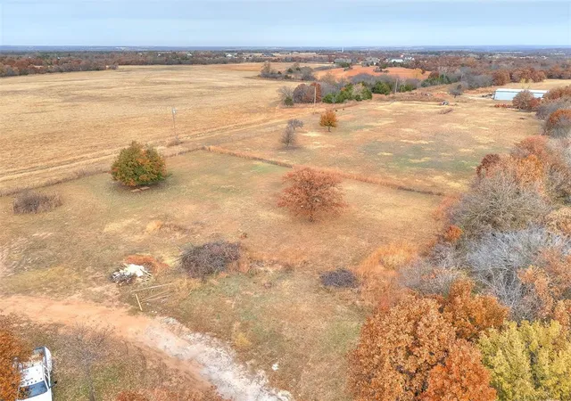 4th image of 9045 Liberty Run Rd, Guthrie, OK 73044 | MLS# 1202040