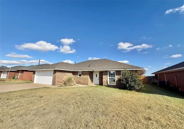 Homes for sale in Altus, OK | 1512 Sommerset Pl, Altus, OK 73521 | MLS# 1202058