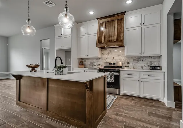 Photo 1 of Single family home for sale at 4516 Hambletonian Ln, Mustang, OK 73064 | MLS# 1202438 | Listing updated on 2026-10-07