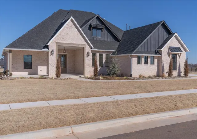 2nd image of 4609 Se 37th St, Moore, OK 73165 | MLS# 1202569
