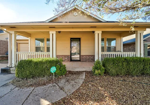 3rd image of 2712 Nw 186Th St, Edmond, OK 73012 | MLS# 1202624