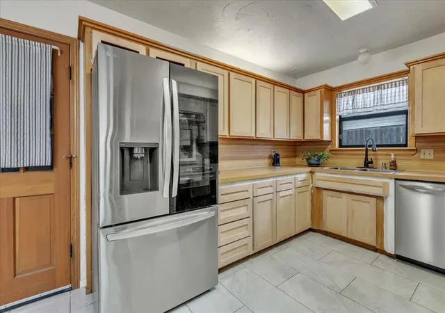 4th image of 1208 Kingston Dr, Yukon, OK 73099 | MLS# 1202660