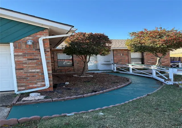 Photo 2 of Single family home for sale at 1404 Peach Tree Ln, Norman, OK 73071 | MLS# 1202691 | Listing updated on 2026-02-10