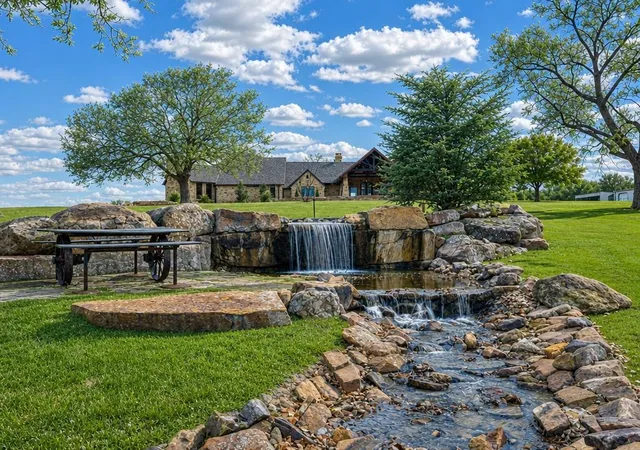 Homes for sale in Wynnewood, OK | 27280 N County Road 3250, Wynnewood, OK 73098 | MLS# 1202748