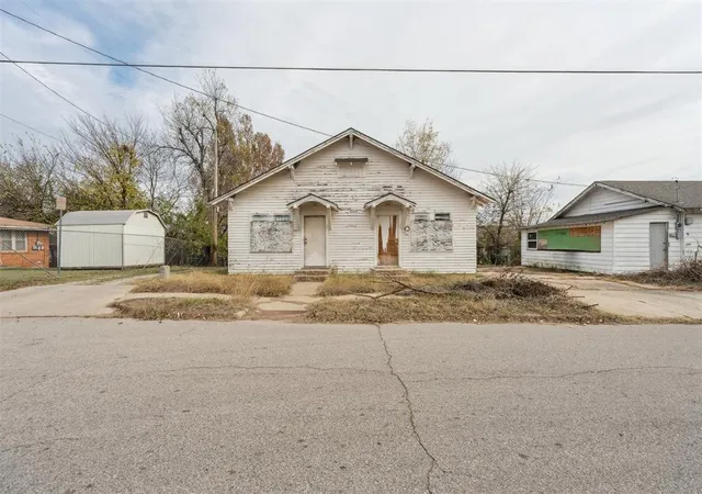 Homes for sale in Oklahoma City, OK | 1701 E Park Pl, Oklahoma City, OK 73117 | MLS# 1203920