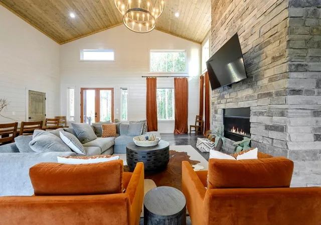 3rd image of 256 Bear Hickory Trl, Broken Bow, OK 74728 | MLS# 1203930