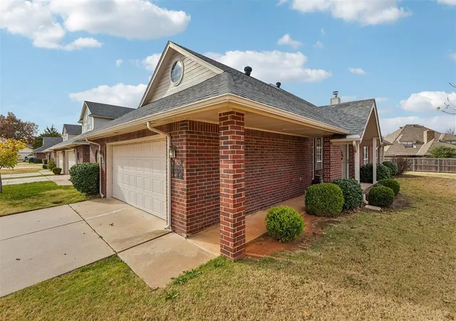 3rd image of 11941 N Mustang Rd, Yukon, OK 73099 | MLS# 1204130