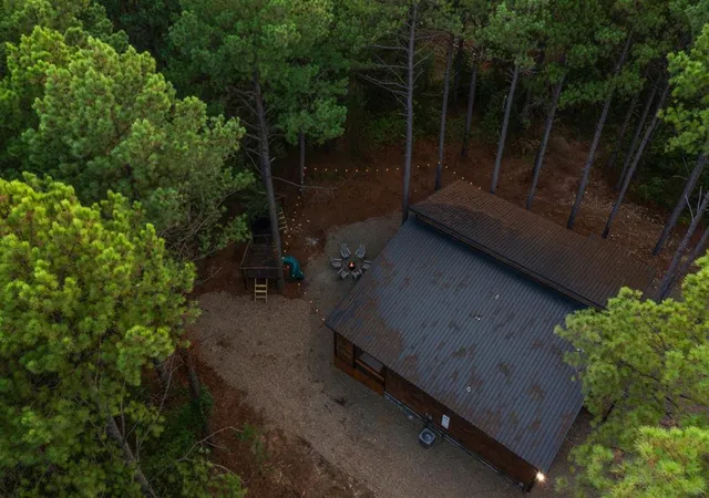 2nd image of 147 Nw Alumacraft Trl, Broken Bow, OK 74728 | MLS# 1204250