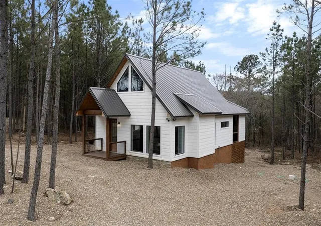 2nd image of 235 Bear Hickory Trl, Broken Bow, OK 74728 | MLS# 1204372