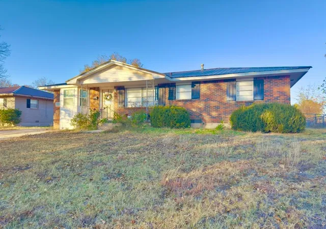 Photo 2 of Single Family Residence at 305 Gary St, Mangum, OK 73554 | MLS# 1204392 |  | Sold on 2026-02-12