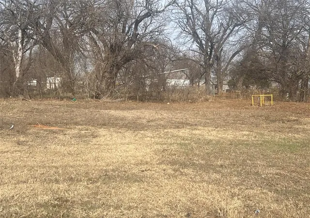 Photo 1 of Sale Pending at 928 W Delaware Ave, Chickasha, OK 73018 | MLS# 1204557 | Listing updated on 2026-03-31