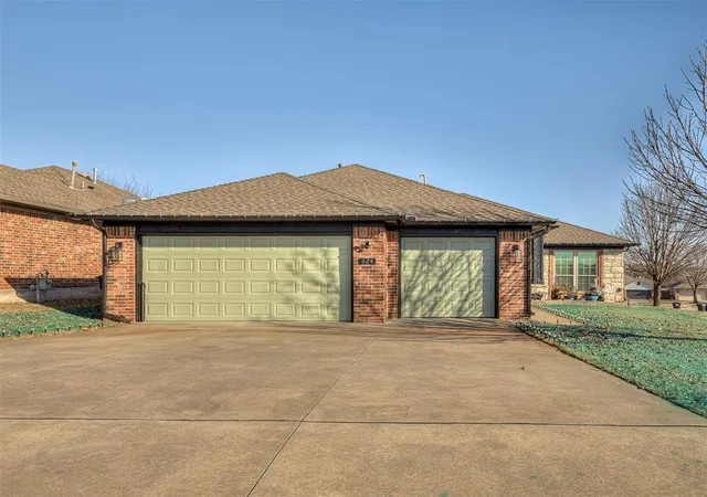 Photo 1 of Single family home for sale at 624 Applewood St, Moore, OK 73160 | MLS# 1204594 | Listing updated on 2026-03-02