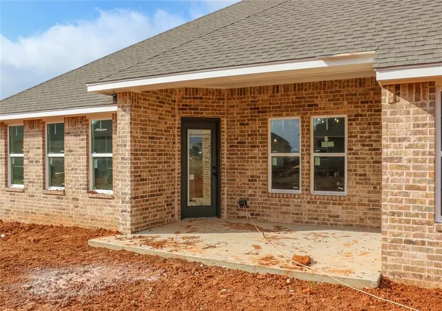 Photo 23 of Single family home for sale at 1210 Tawny Hills Rd, Yukon, OK 73099 | MLS# 1204626 | Listing updated on 2025-12-05