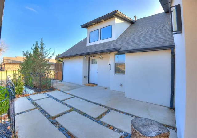 Photo 2 of Single family home for sale at 216 Nw 120th Street, Oklahoma City, OK 73114 | MLS# 1204711 | Listing updated on 2026-01-22