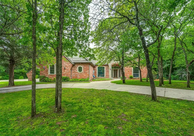Photo 2 of Sale Pending at 7400 Tangle Vine Dr, Edmond, OK 73034 | MLS# 1204718 | Listing updated on 2026-08-18