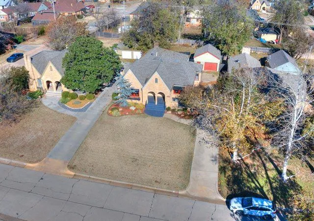 48th image of 2137 Nw 27th St, Oklahoma City, OK 73107 | MLS# 1204727