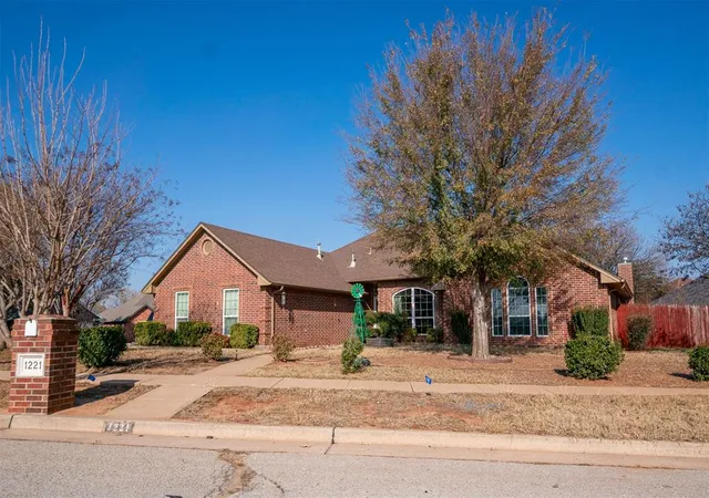 Photo 1 of Single family home for sale at 1221 Nw 181st Street, Edmond, OK 73012 | MLS# 1204856 | Listing updated on 2026-02-19