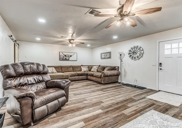 Photo 4 of Single family home for sale at 36506 Garretts Lake Rd, Shawnee, OK 74804 | MLS# 1204880 | Listing updated on 2026-09-22