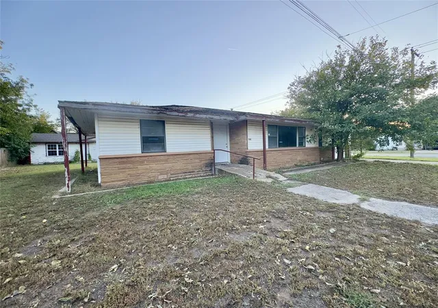 Homes for sale in Mangum, OK | 418 W Filmore St, Mangum, OK 73554 | MLS# 1204903