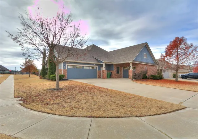 Photo 2 of Single family home for sale at 624 Frisco Ridge Rd, Yukon, OK 73099 | MLS# 1204987 | Listing updated on 2026-02-20