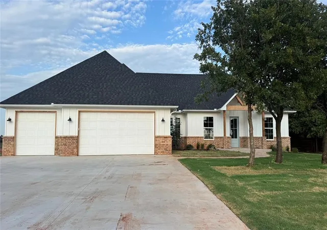 1st image of 1209 Twin Oaks Dr, Blanchard, OK 73010 | MLS# 1205022