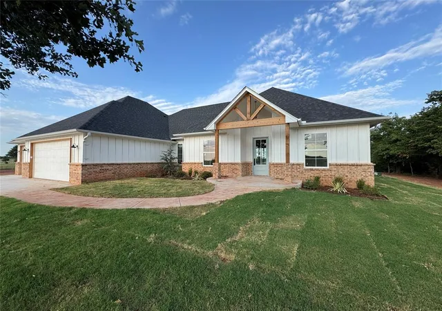 3rd image of 1209 Twin Oaks Dr, Blanchard, OK 73010 | MLS# 1205022