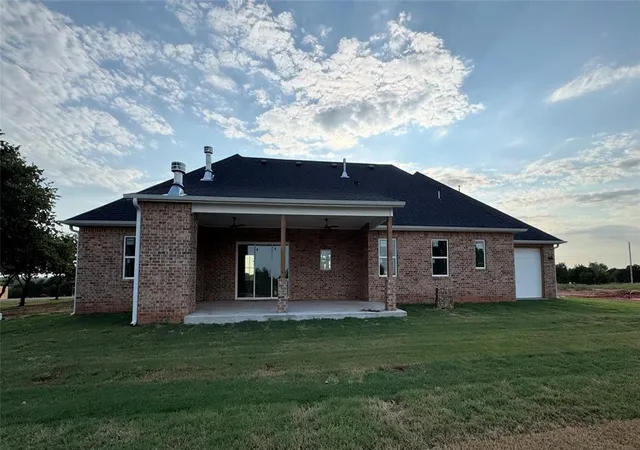 4th image of 1209 Twin Oaks Dr, Blanchard, OK 73010 | MLS# 1205022