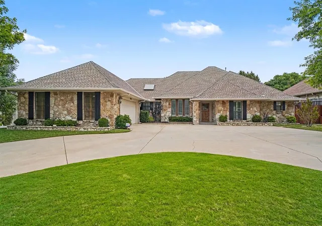 Homes for sale in Oklahoma City, OK | 3133 Birch Bark Ln, Oklahoma City, OK 73120 | MLS# 1205124