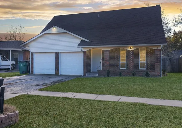 1st image of 1036 Sw 94th St, Oklahoma City, OK 73139 | MLS# 1205327