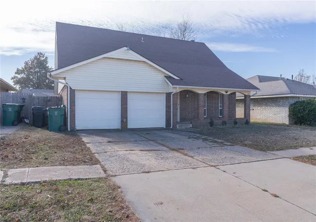 3rd image of 1036 Sw 94Th St, Oklahoma City, OK 73139 | MLS# 1205327