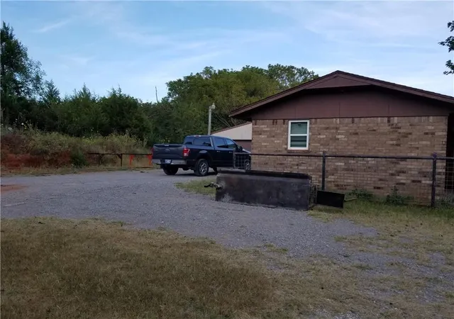 Photo 3 of Single family home for sale at 26242 Fernwood Rd, Washington, OK 73093 | MLS# 1205513 | Listing updated on 2026-07-27