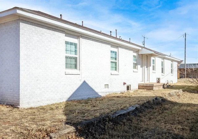 Photo 12 of Multi family home for sale at 506 North 5th, Sayre, OK 73662 | MLS# 1205609 | Listing updated on 2026-09-14
