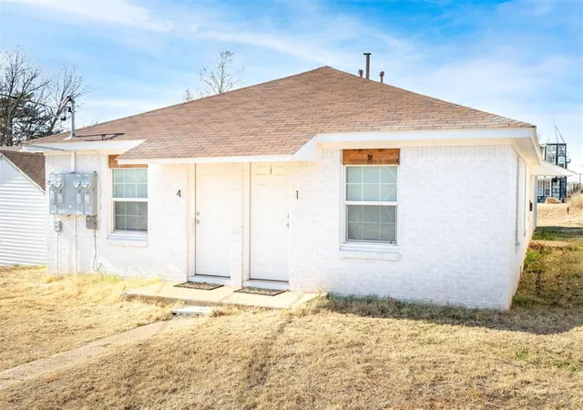 Photo 2 of Multi family home for sale at 506 North 5th, Sayre, OK 73662 | MLS# 1205609 | Listing updated on 2026-09-14