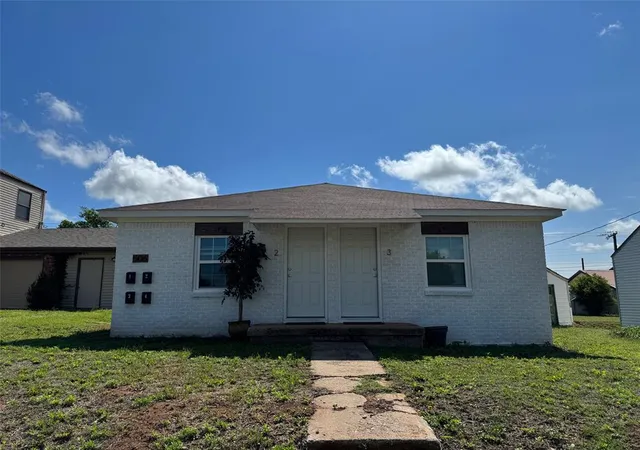 Photo 3 of House for sale at 506 North 5th, Sayre, OK 73662 | MLS# 1205609 | Listing updated on 2026-09-14