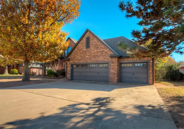 3rd image of 10040 Millspaugh Way, Yukon, OK 73099 | MLS# 1205642